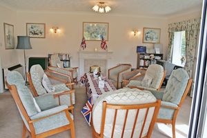 RESIDENTS LOUNGE- click for photo gallery